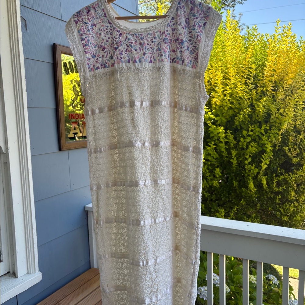 Vintage lace  Cream Sleeveless midi Dress